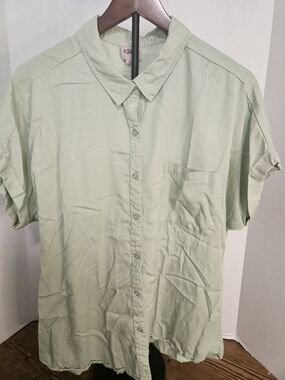 Re/Done Short-Sleeve Button-Down Shirt in Pale Green